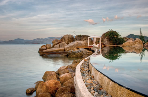An Lam Ninh Van Bay